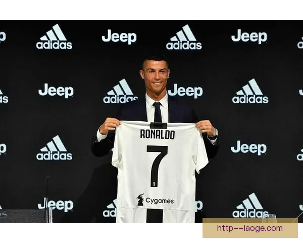 C罗以一亿欧元天价转会正式加盟尤文图斯震撼足坛